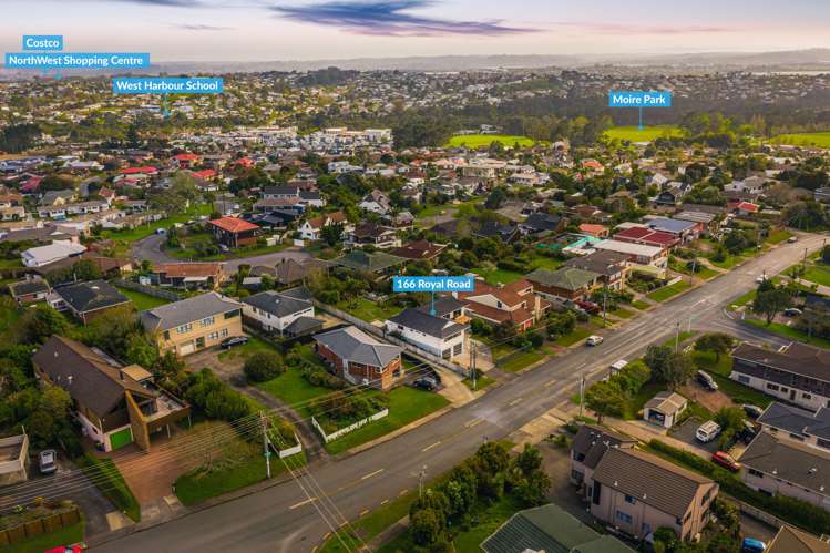 166 Royal Road Massey_24