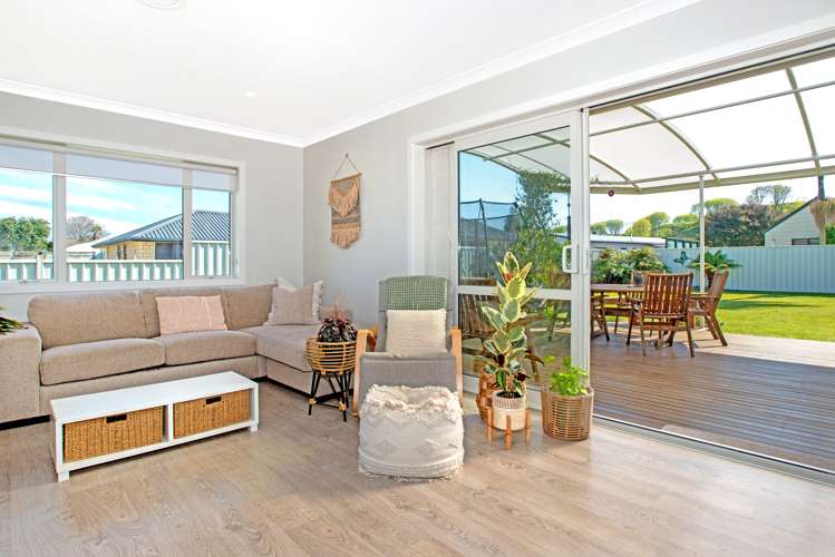 25 Pohutukawa Grove Lytton West_7