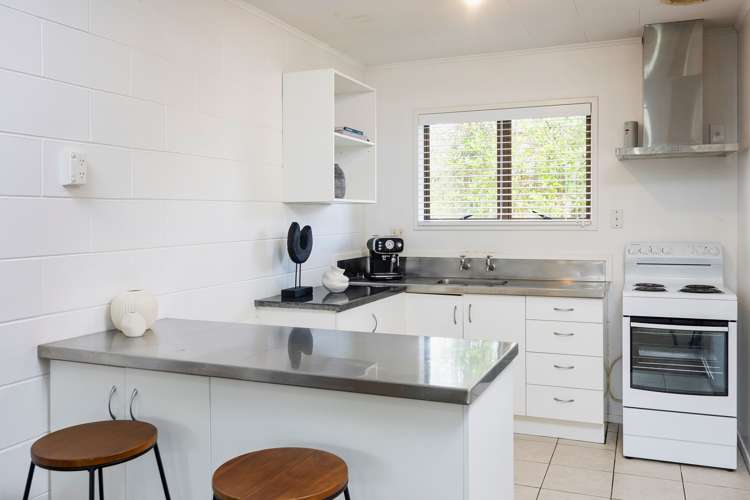 2/18 Willcott Street Mount Albert_9