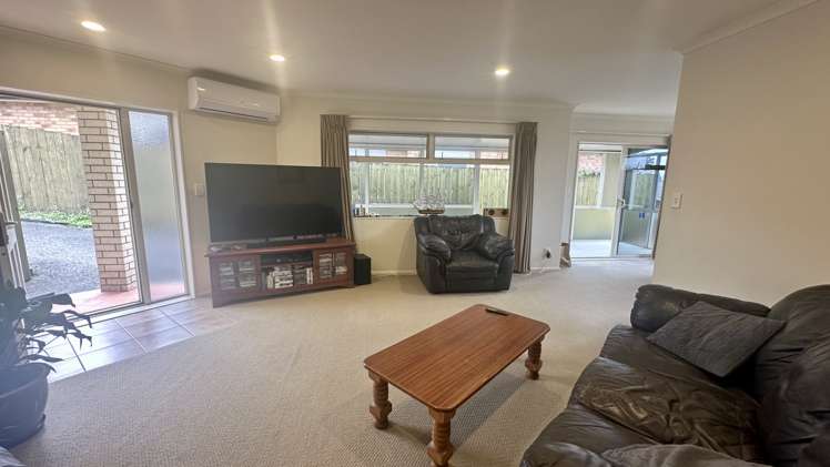 23 Chesterfield Way Orewa_2