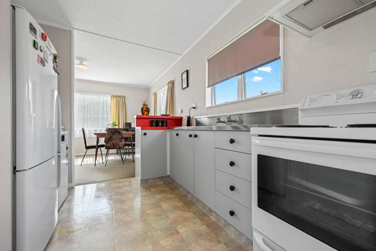 9a Emma Place Pukete_6