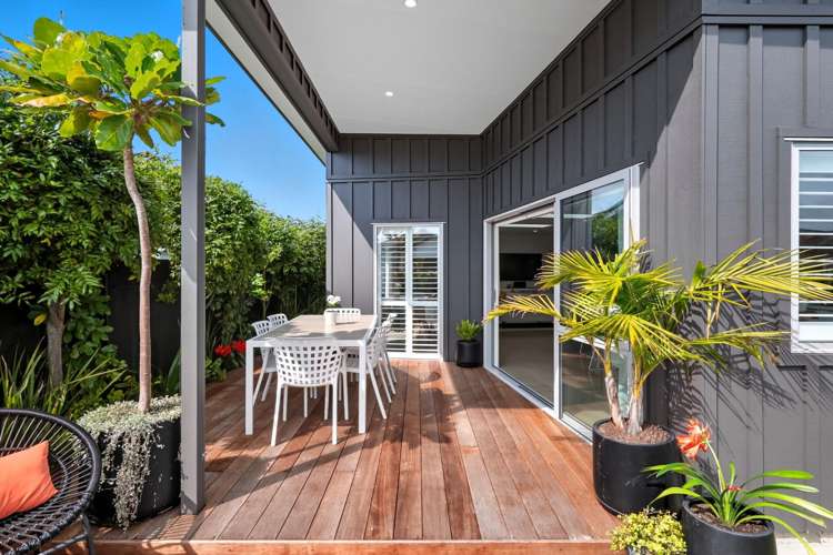 6 Kahuparere Crescent Pyes Pa_9