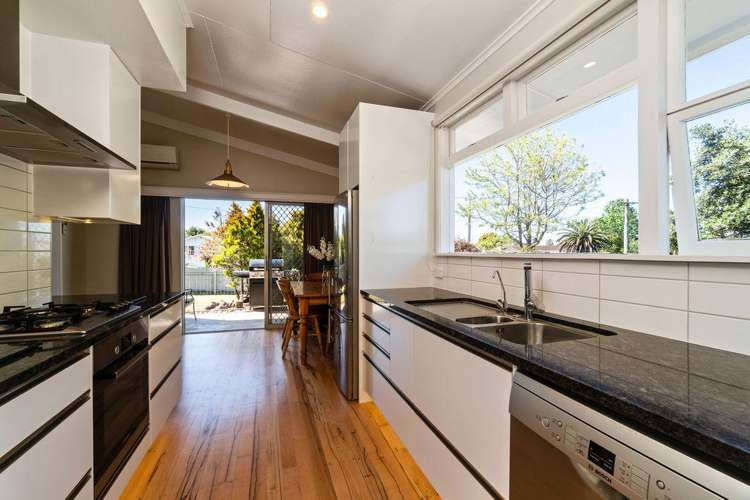 70 Gloria Avenue Te Atatu Peninsula_5