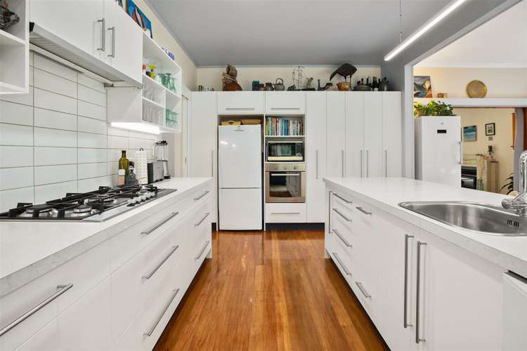 100 The Terrace Thames_8