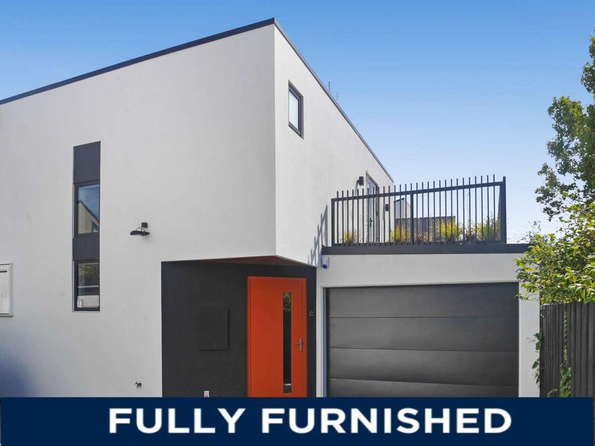 CITY CENTRE - FULLY FURNISHED EXECUTIVE 3 BEDROOM, 2 BATHROOM TOWNHOUSE 1