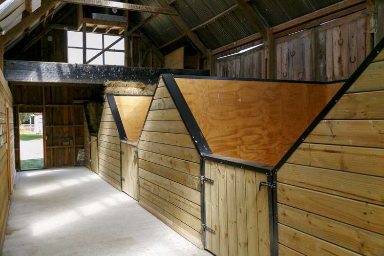 1831 Broadlands Road Broadlands_2