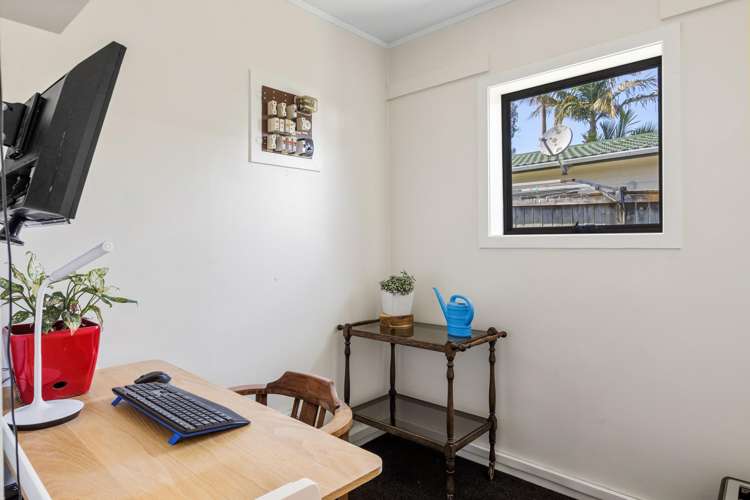 15 Edgewater Grove Orewa_17