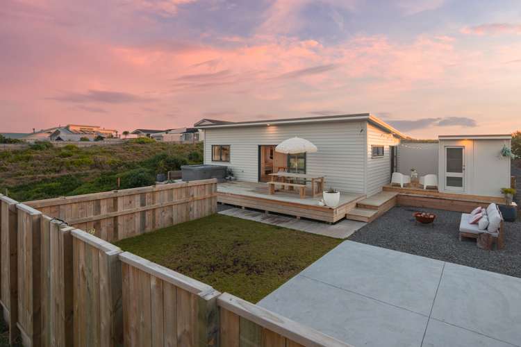 24 Marine Parade South Foxton Beach_14