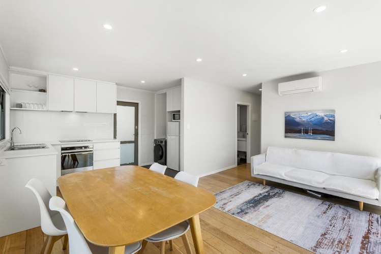 22 Don Croot Street Western Springs_13