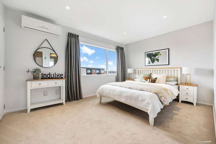 87 Bordeaux Parade Te Atatu South_9