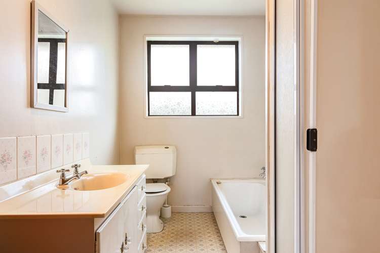 198 Gayhurst Road Dallington_10