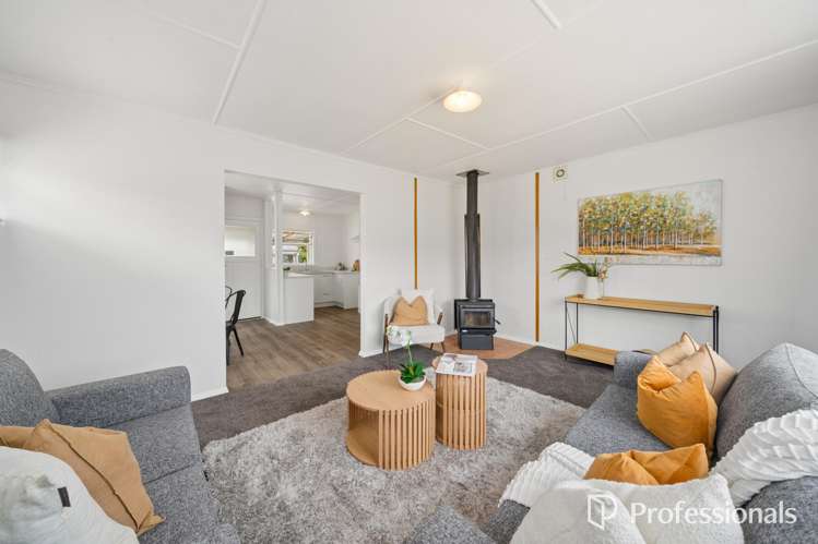 8 Roberts Street Wainuiomata_11