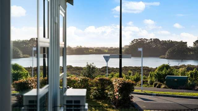 Uninterrupted Water Views. Sophisticated Living.