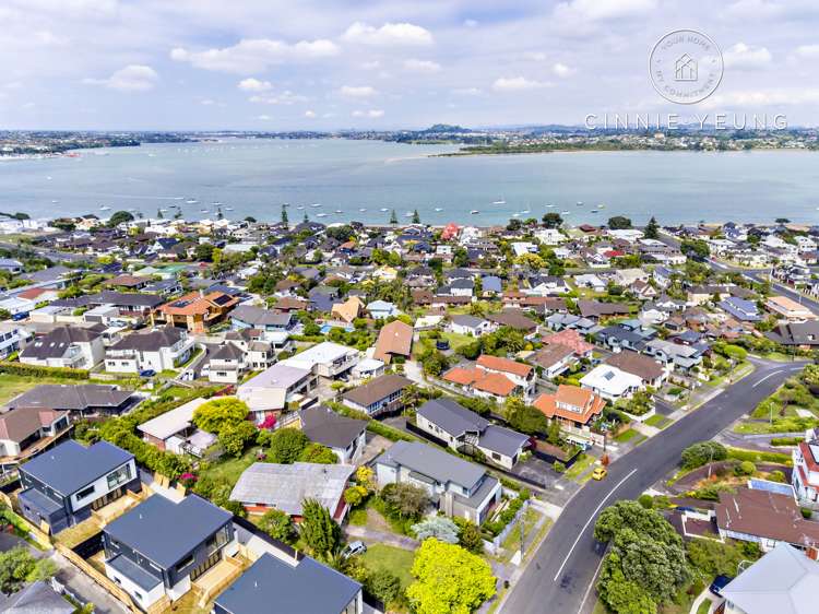 33 Devon Road Bucklands Beach_12