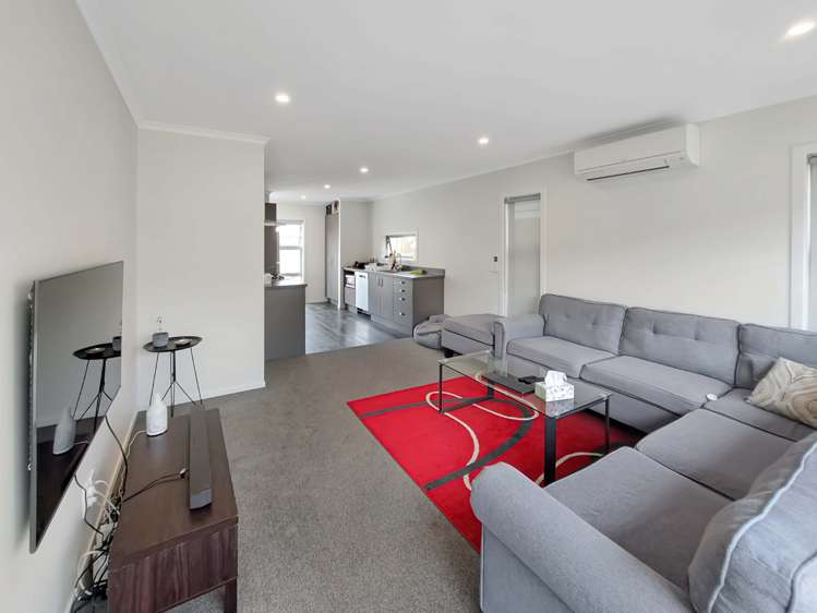 12 Ronalds Way Taita_2