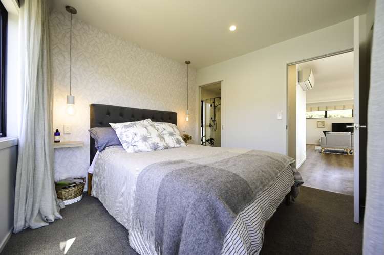 15 Woodford Lane Stoke_10