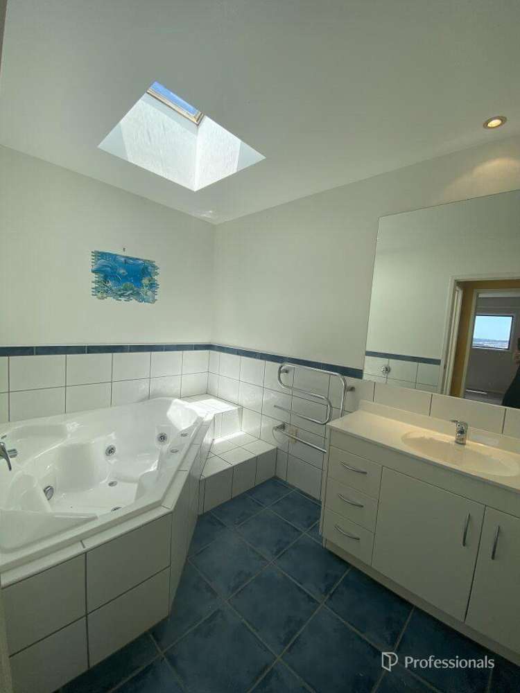 18 Murphys Road Flat Bush_17