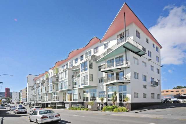 Mount Cook, 2 bedrooms QBA apartment, $640/$685pw