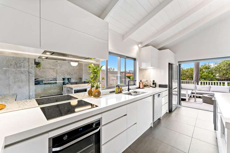 16 Coldham Crescent Saint Johns_4