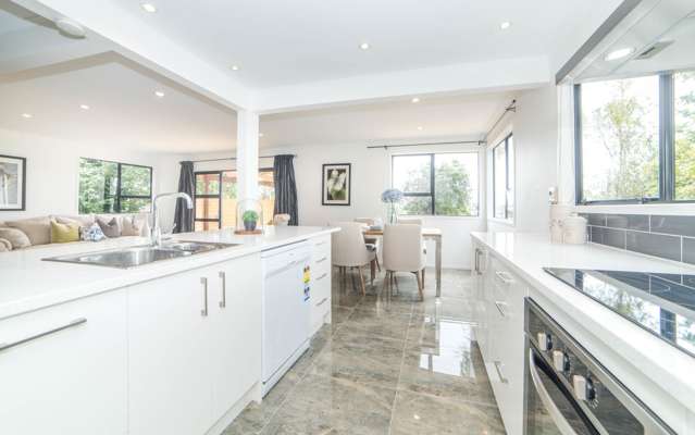 6 Target Road Totara Vale_2