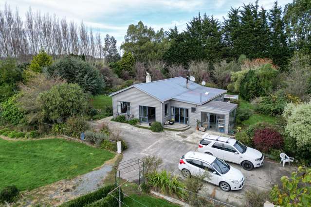 215 Rakahouka Grove Bush Road Winton Surrounds_3