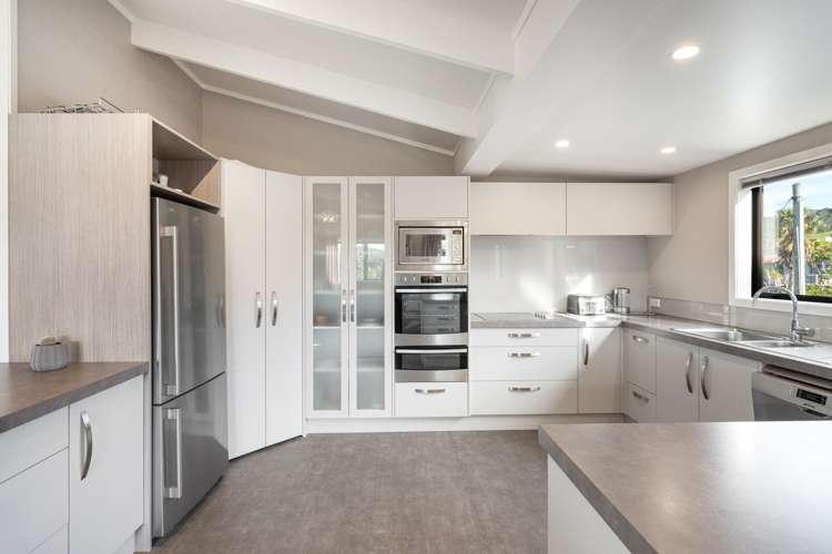 2 Banks Street Cooks Beach_8