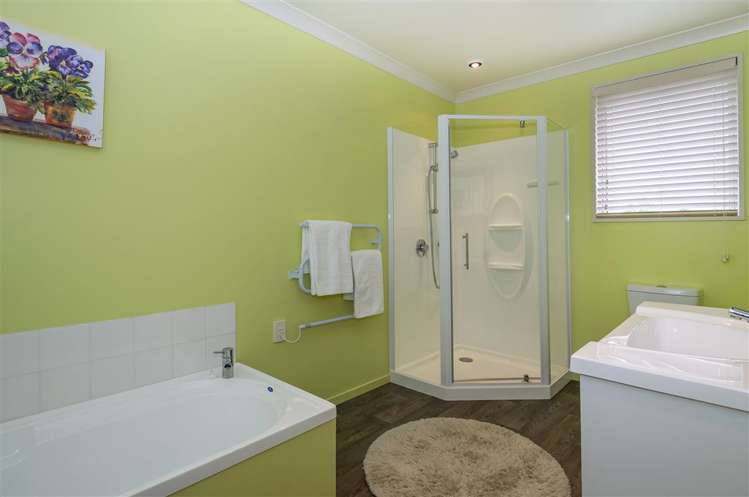 8 Golf View Close Fairhall_22