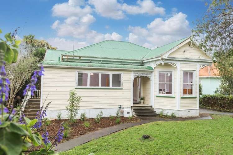 67 Old Lake Road Narrow Neck_0