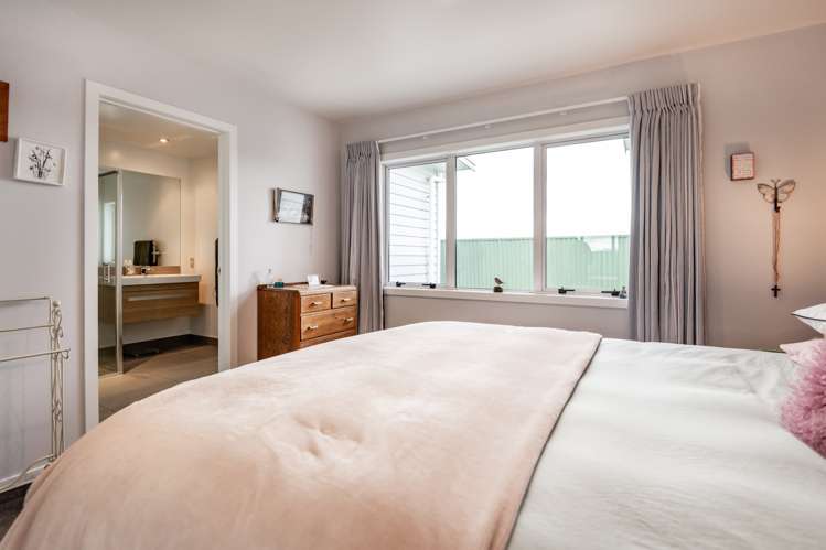 10 Anna Lane Raureka_11