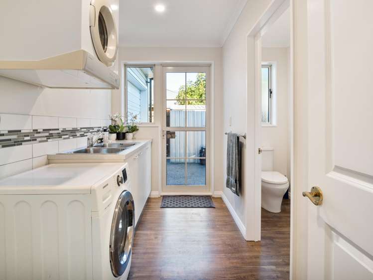 15 Sutton Place Dallington_10