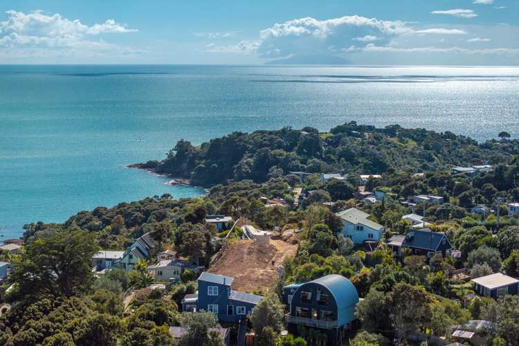 82 Queens Drive Oneroa_12