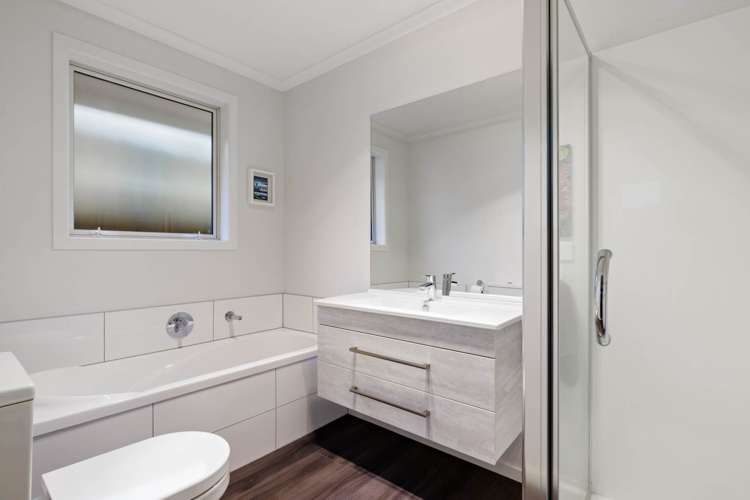 4 Stable Way Brookfield_13