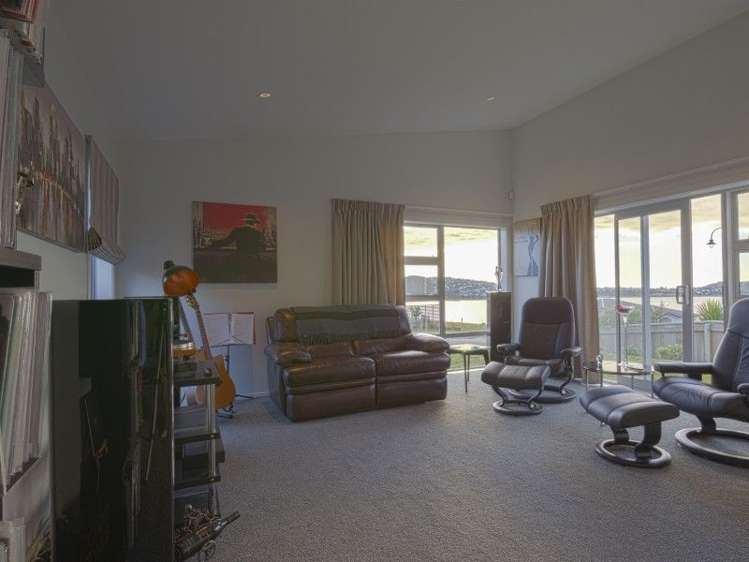 17 John Burke Drive Aotea_10