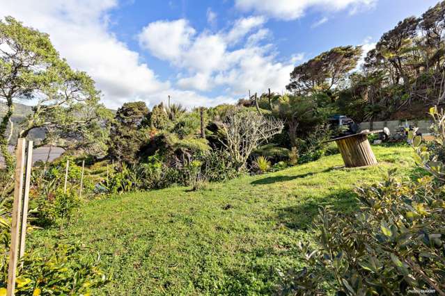 1135 Huia Road Huia_1