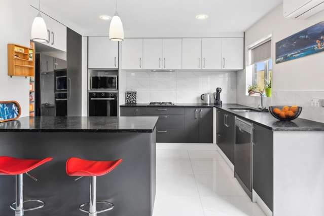 Modern Living and Centrally Located in Hamilton