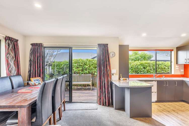 1 Longfields Road_5