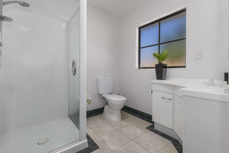 136 Guildford Drive Paraparaumu Beach_10