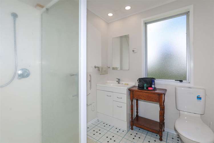 530 No 1 Road Springdale_11