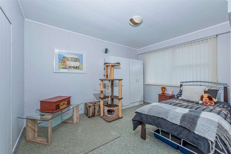 214 Glengarry Road Glen Eden_17