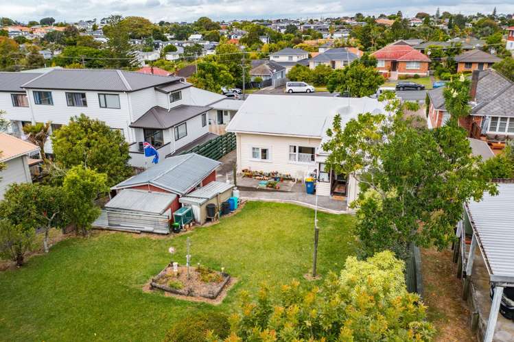 41 Hutchinson Avenue New Lynn_11