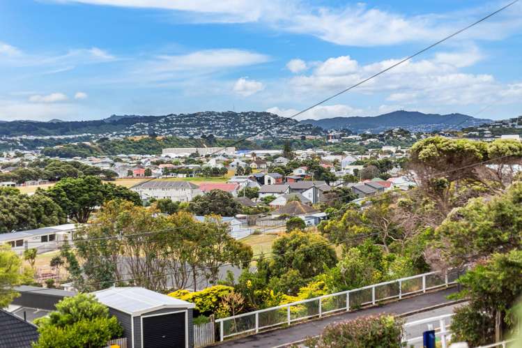 18 Elphinstone Avenue Strathmore Park_16