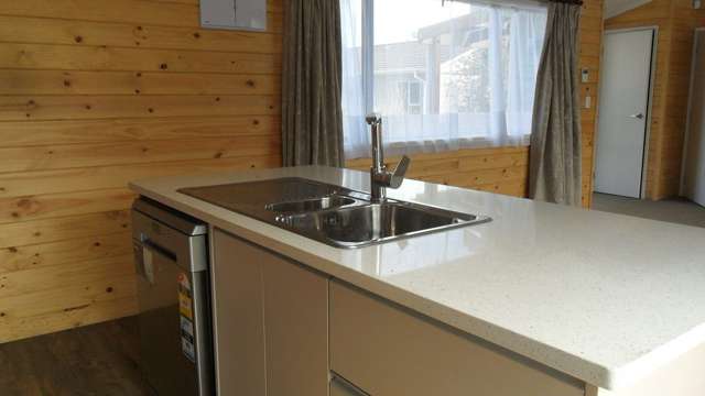 27b Stott Avenue Birkdale_2