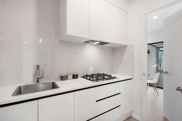 6 Hinoki Way Flat Bush_13