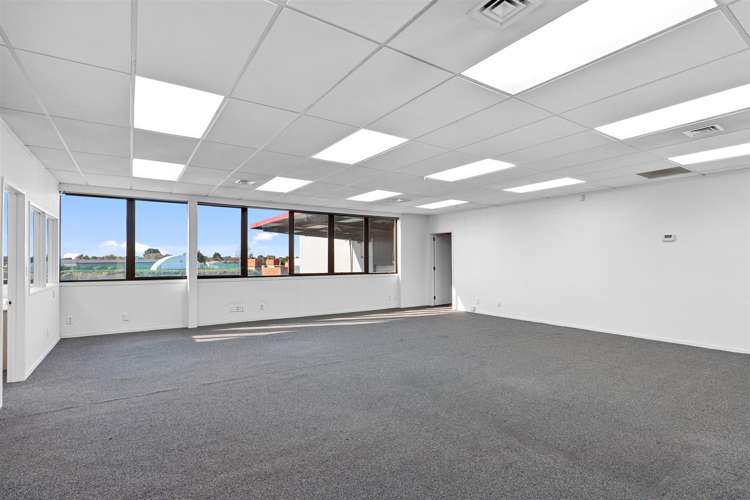 501 Brougham Street Waltham_14