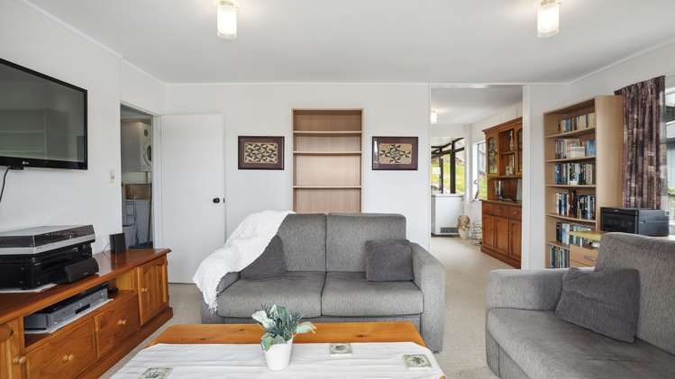 2/17 Dianthus Place Browns Bay_4