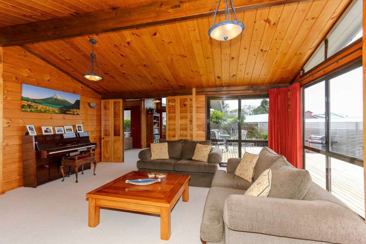 9 Ash Place Whalers Gate_14