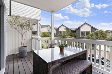 33/27 Powell Street_2