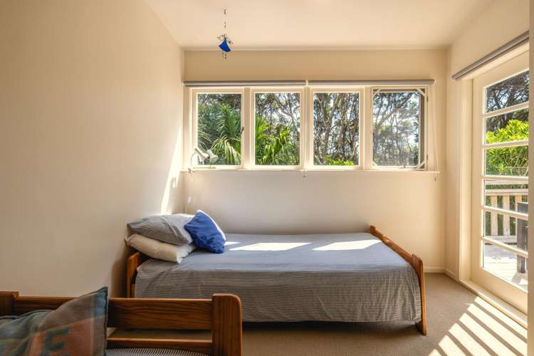 69 Victoria Road South Onetangi_13