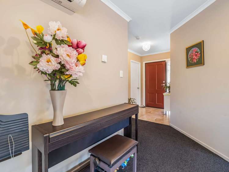 33 Faringdon Boulevard Rolleston_14