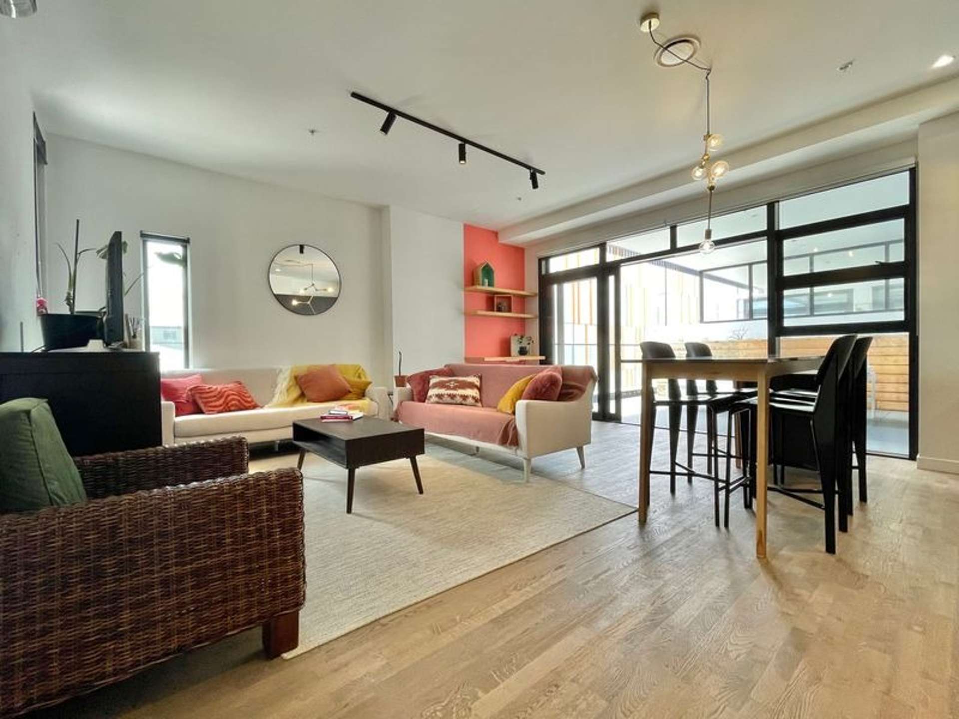 303W/10 Exmouth St 10021_0